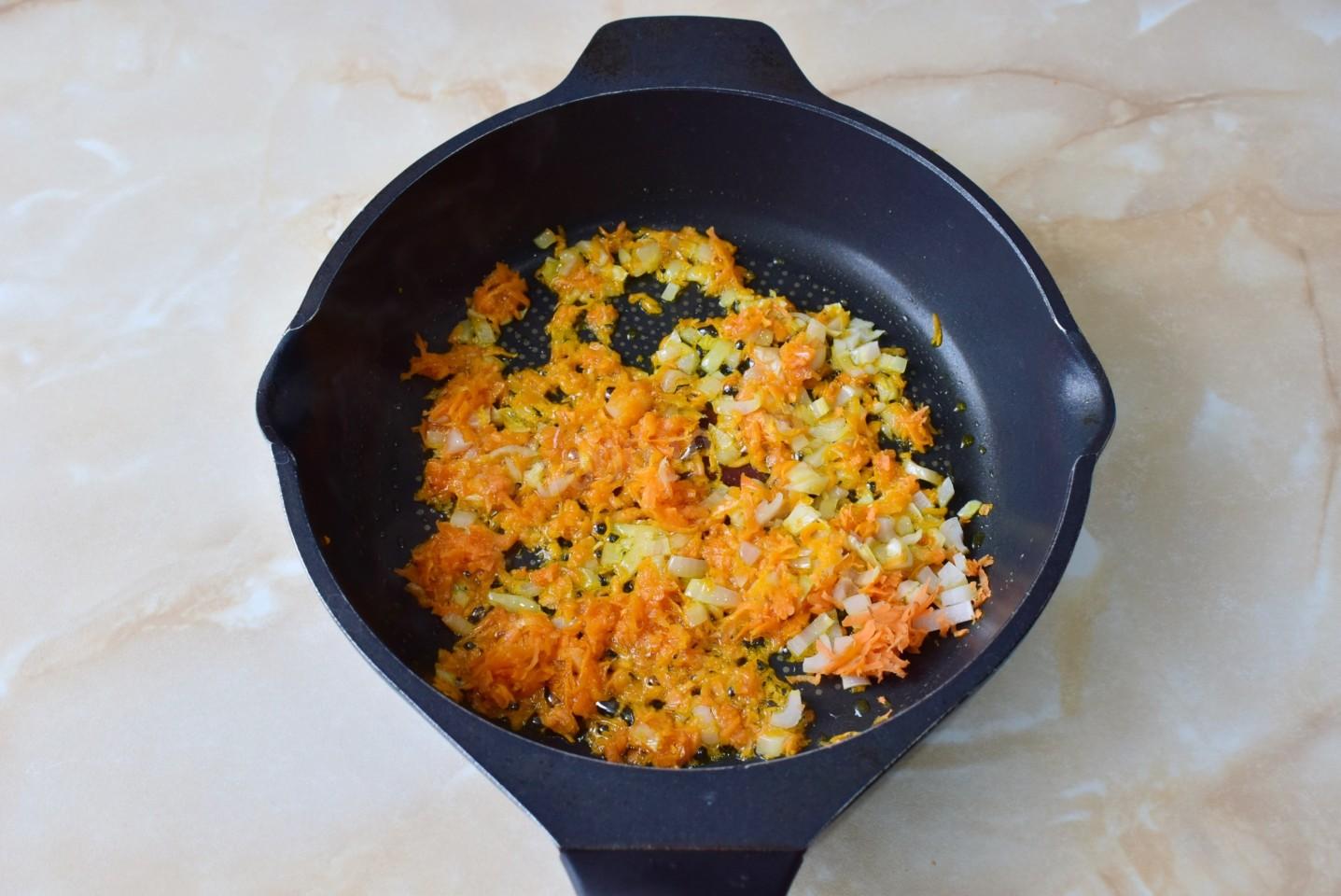 Шаг 4 приготовления Суп с пекинской капустой и курицей