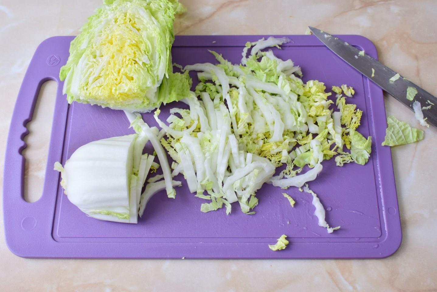 Шаг 8 приготовления Суп с пекинской капустой и курицей