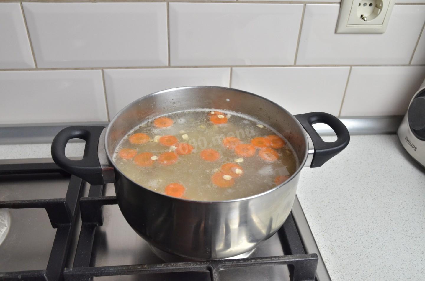 Шаг 7 приготовления Суп с овсяными хлопьями и курицей