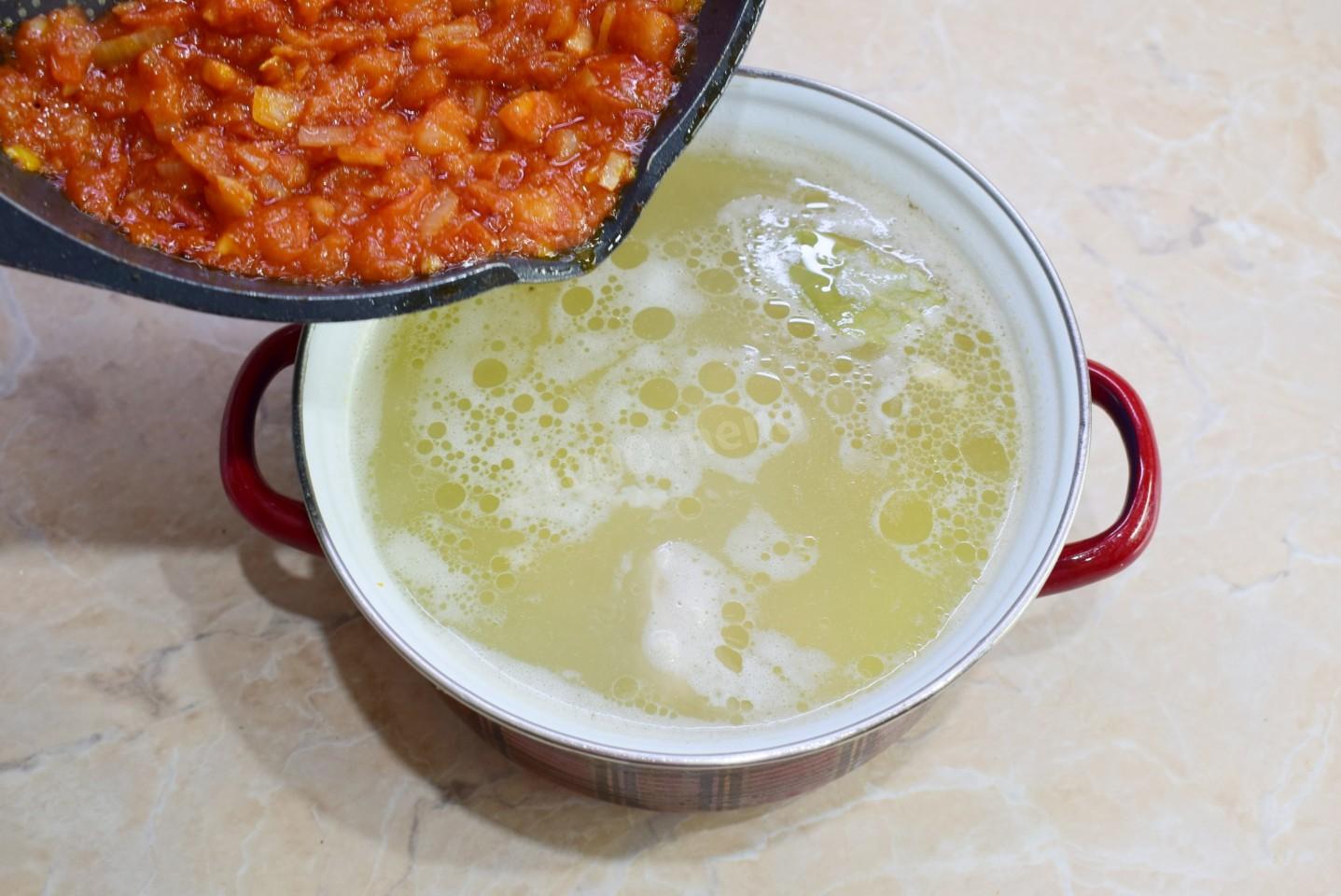 Шаг 7 приготовления Суп Харчо из свинины с рисом и картошкой классический