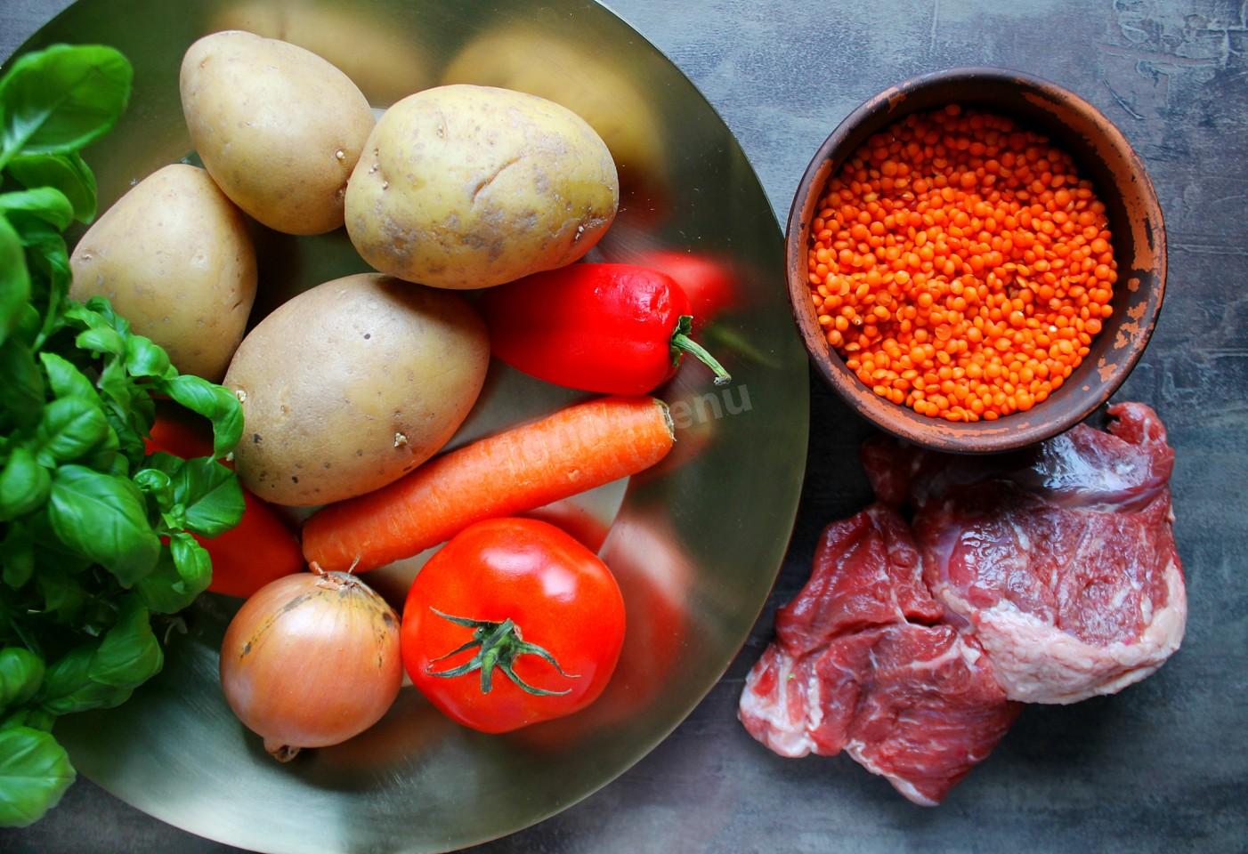Шаг 1 приготовления Суп из чечевицы с мясом и картофелем