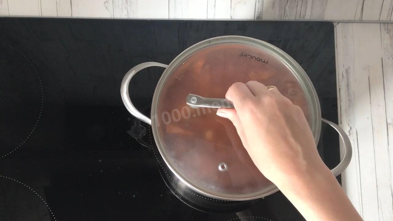 Шаг 13 приготовления Солянка с перловкой