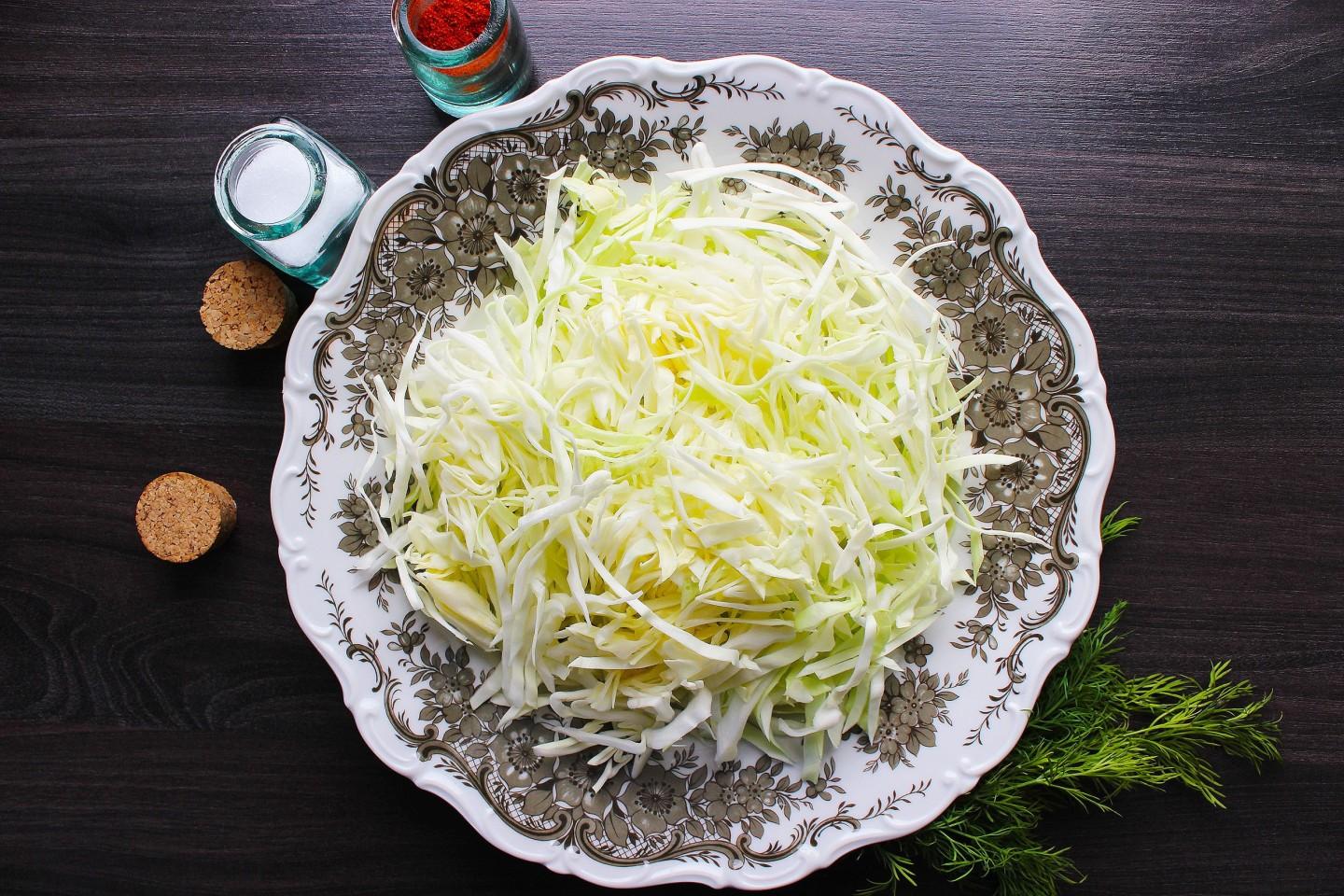 Шаг 8 приготовления Щи с консервами рыбными