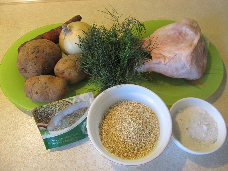 Шаг 1 приготовления Суп из пшеничной крупы с курицей