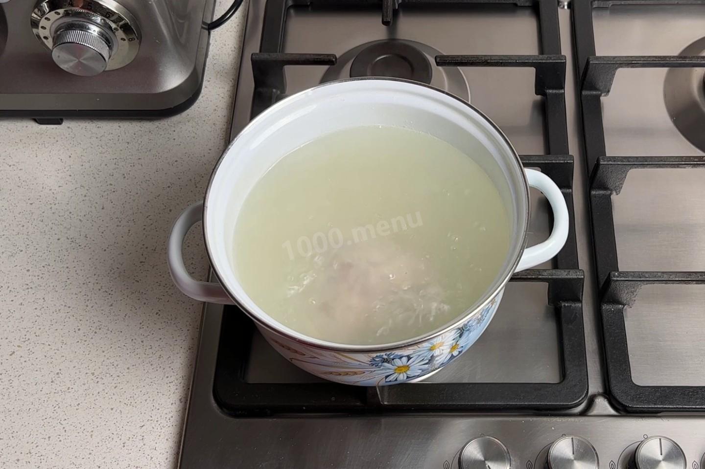 Шаг 5 приготовления Куриный суп с галушками