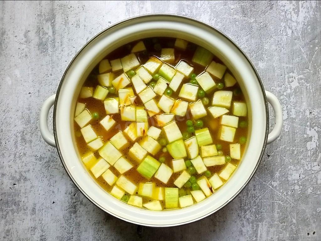 Шаг 10 приготовления Суп из кабачков и курицы