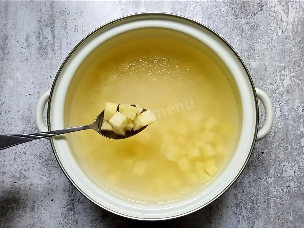 Шаг 7 приготовления Суп из кабачков и курицы