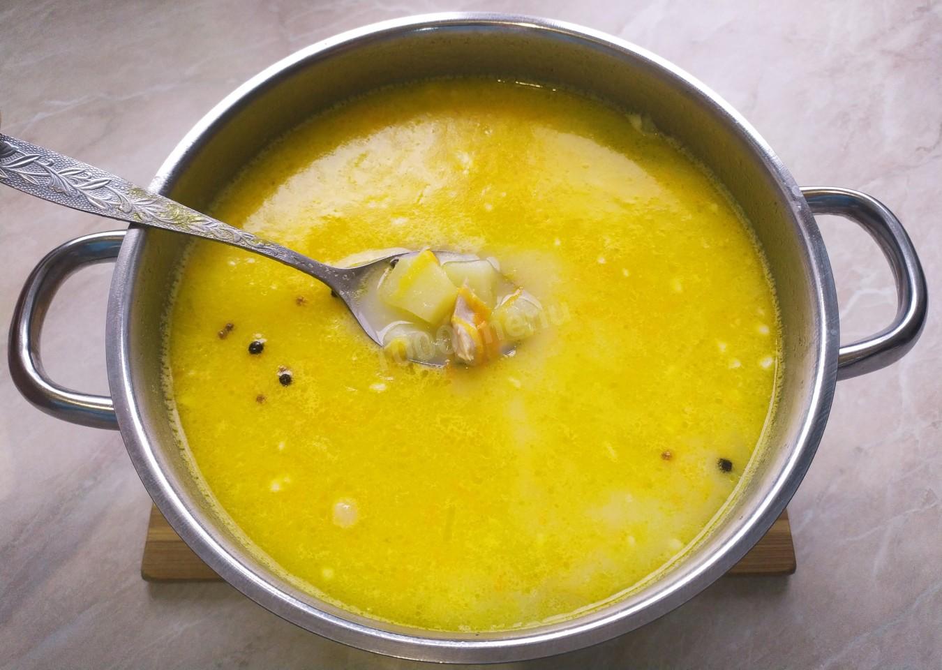 Шаг 10 приготовления Сливочный суп с плавленным сыром и курицей
