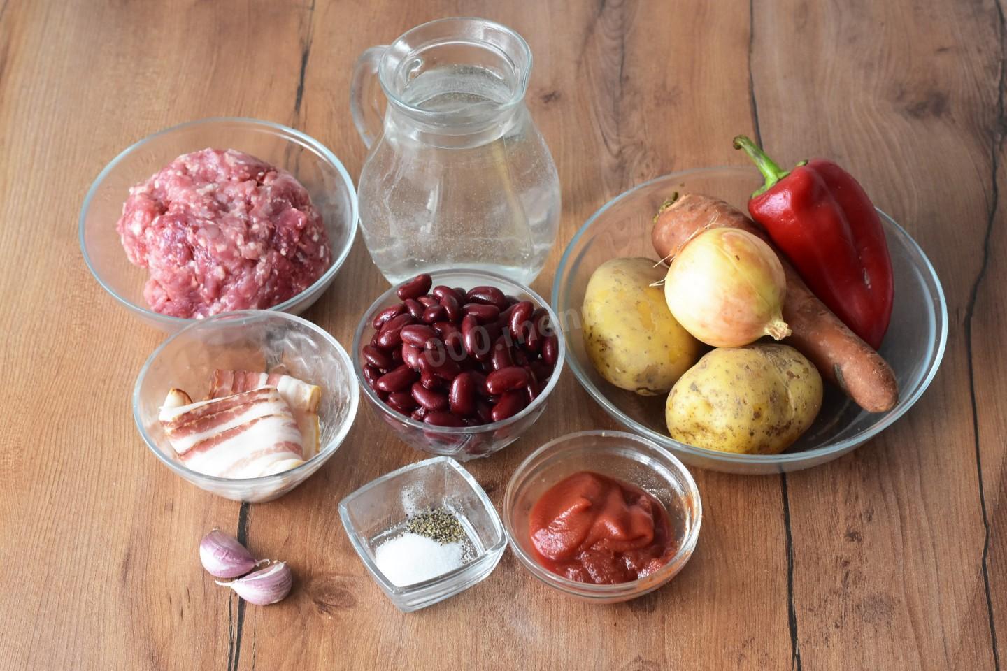 Шаг 1 приготовления Суп из фасоли красной консервированной с мясом
