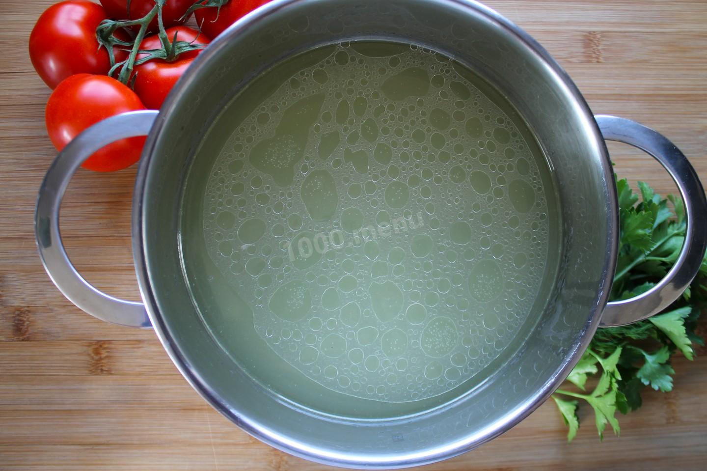 Шаг 5 приготовления Борщ с квашеной капустой свеклой и курицей