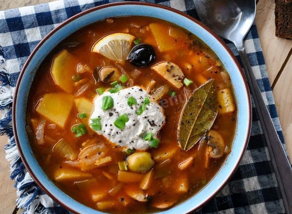 Обложка рецепта Солянка с копчеными ребрышками