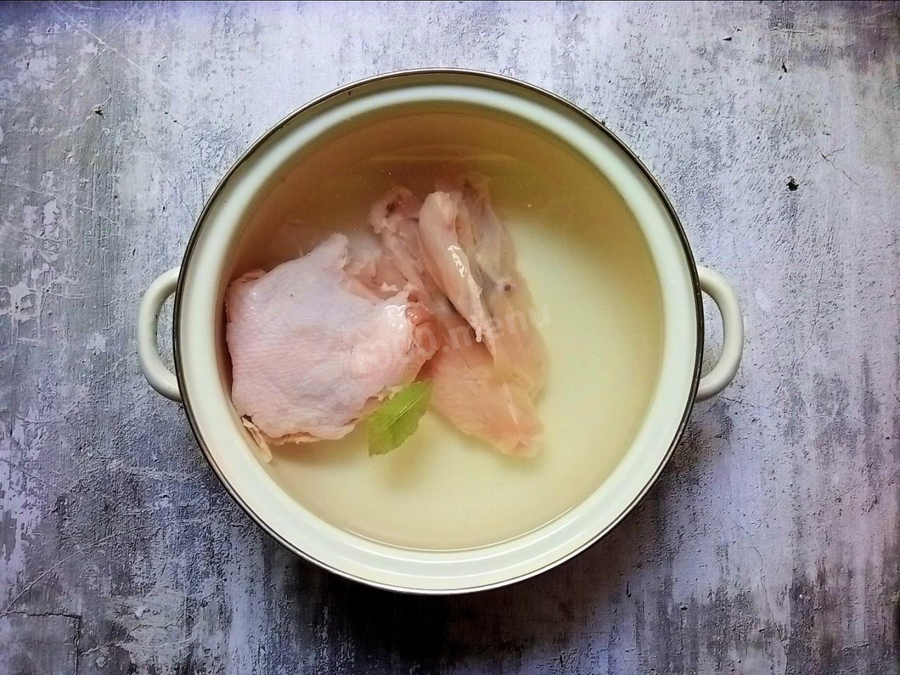 Шаг 2 приготовления Куриный суп с перловкой