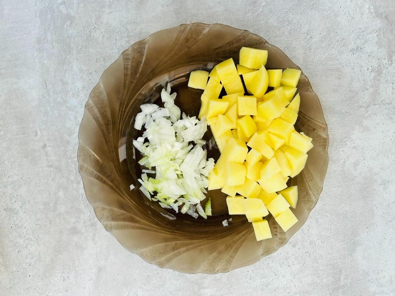 Шаг 5 приготовления Суп с фасолью грибами и курицей