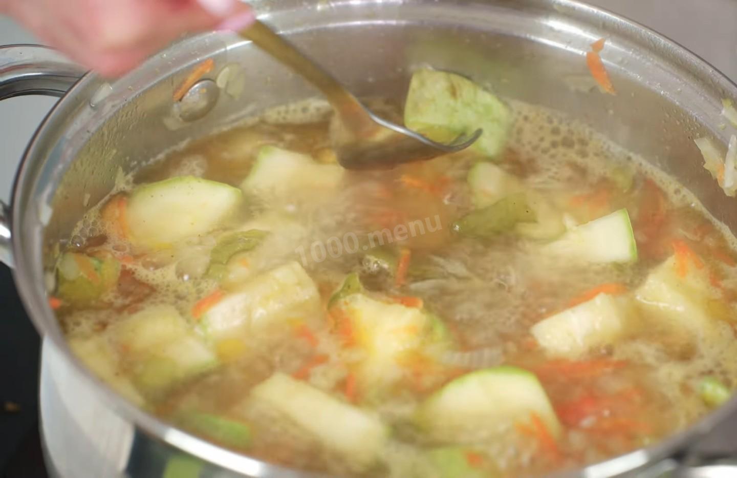 Шаг 8 приготовления Суп-пюре из кабачков на мясном бульоне