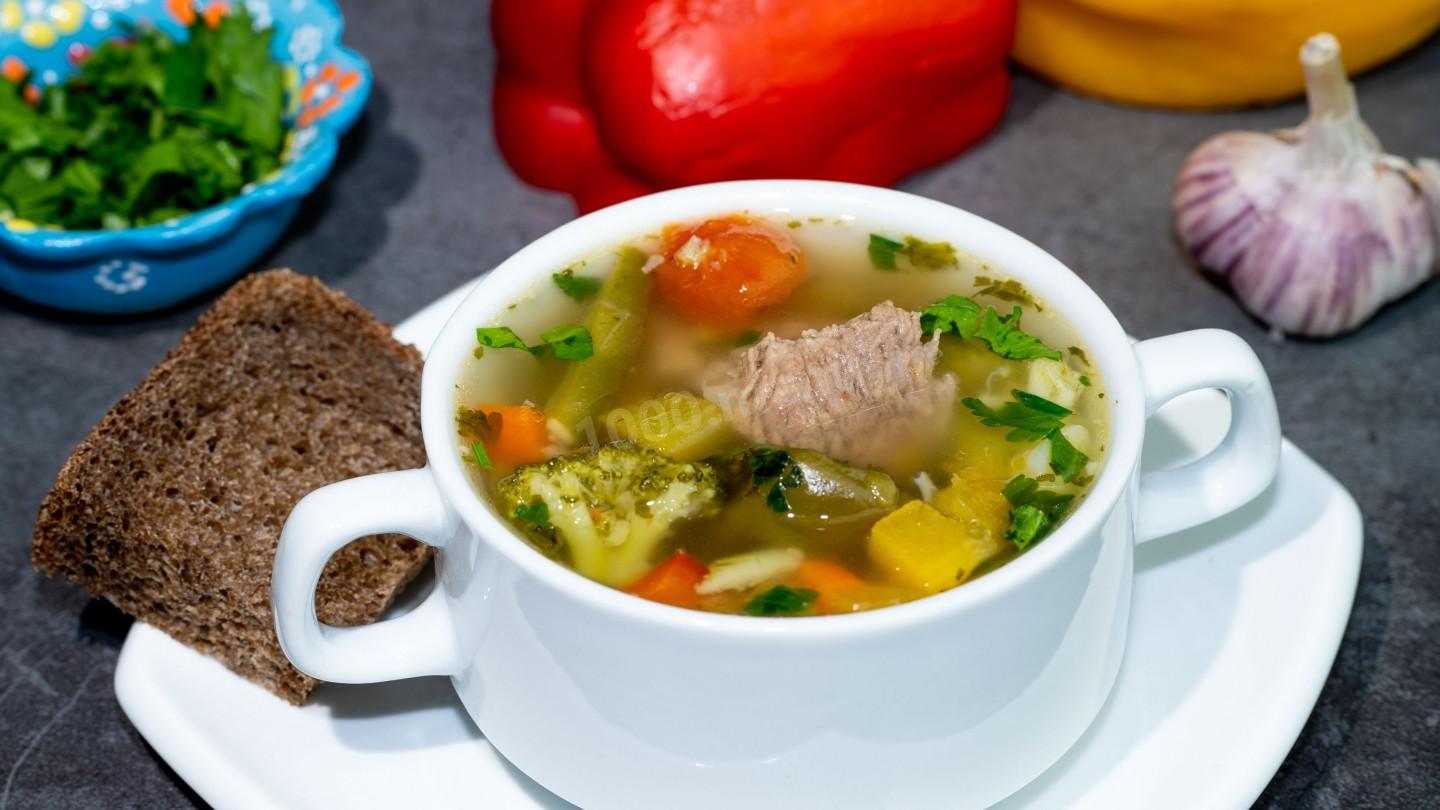 Шаг 11 приготовления Густой мясной суп с тыквой и овощной смесью