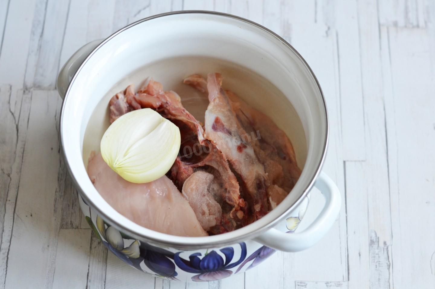 Шаг 2 приготовления Суп с курицей и сметанными клецками