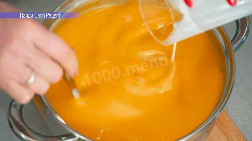 Шаг 10 приготовления тыквенный суп-пюре с болгарским перцем и сливками