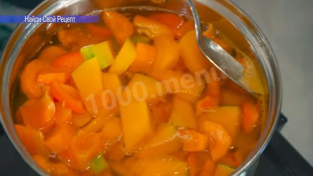 Шаг 8 приготовления тыквенный суп-пюре с болгарским перцем и сливками