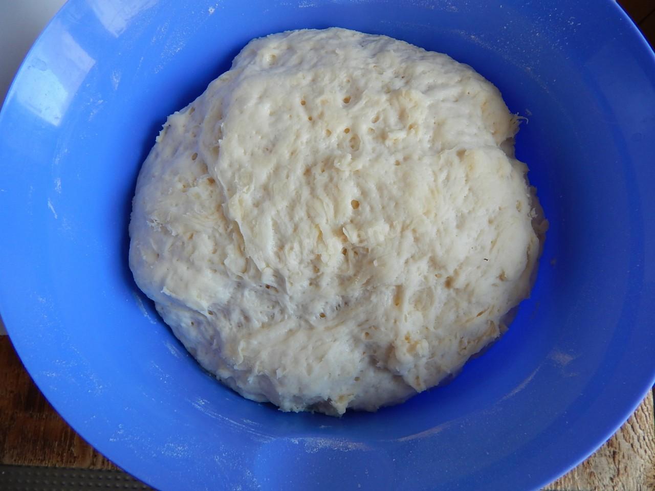 Шаг 11 приготовления Борщ с курицей с пампушками и чесноком