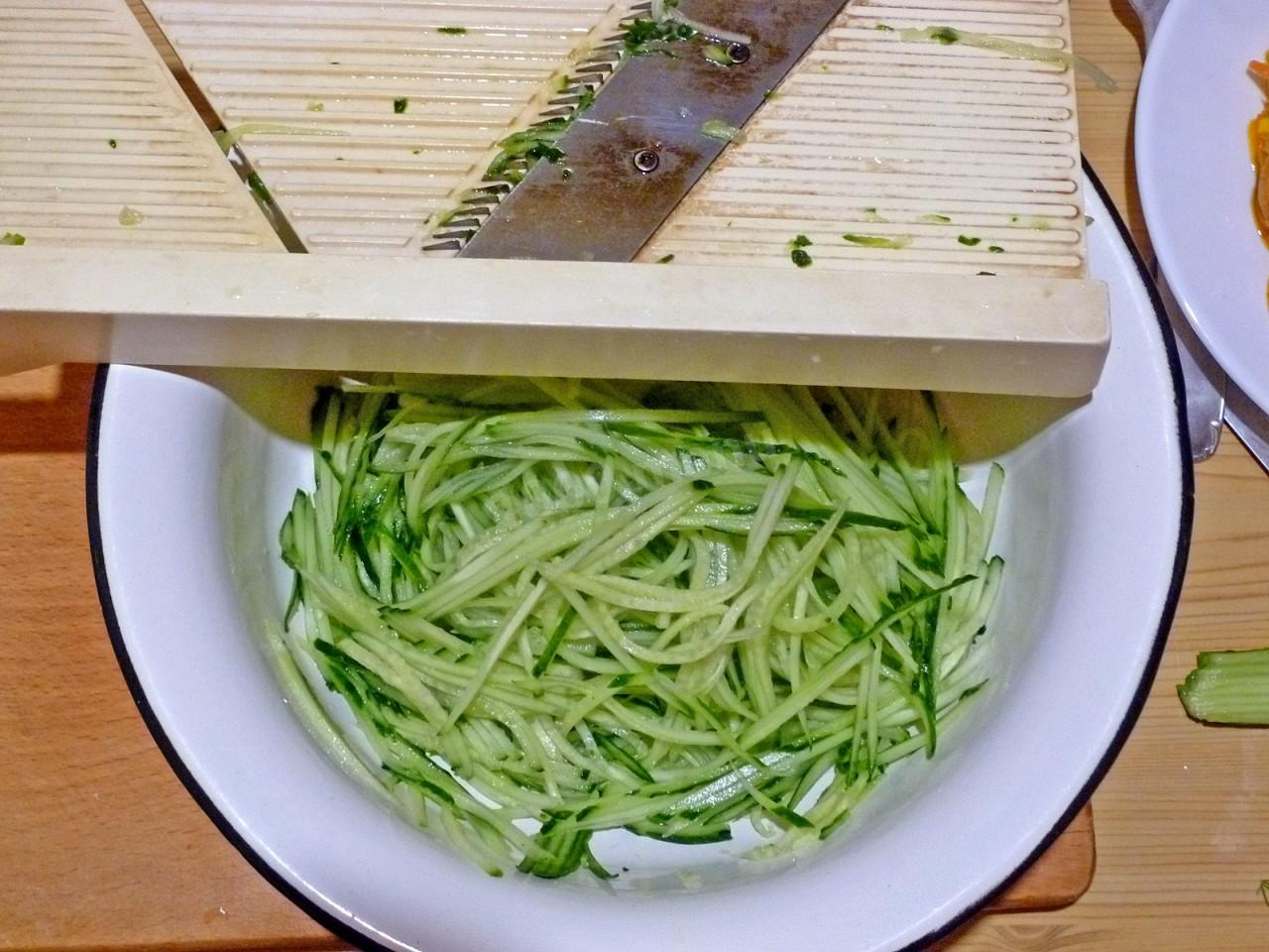 Шаг 16 приготовления Суп Кукси по корейски с курицей