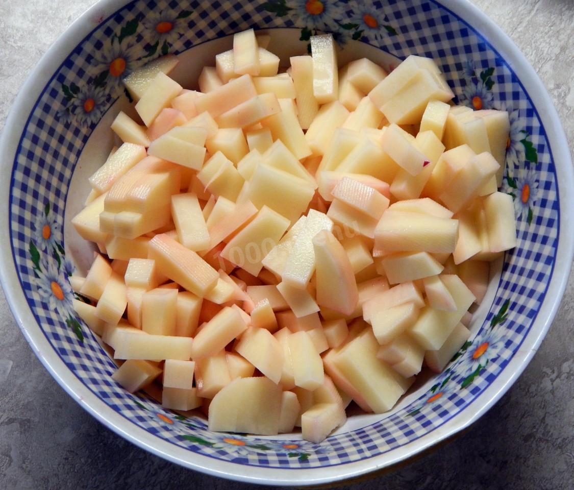 Шаг 2 приготовления Борщ с курицей, свеклой и томатной пастой