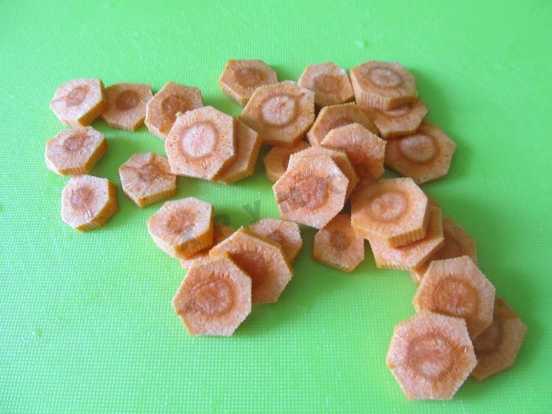 Шаг 3 приготовления Суп из куриных сердечек и желудков с гречкой