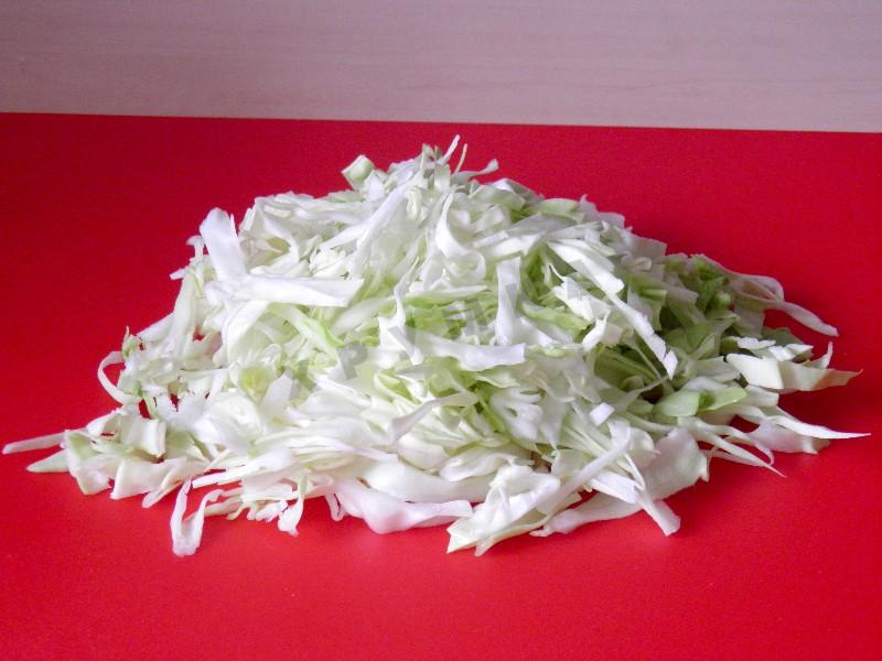 Шаг 4 приготовления Щи из молодой капусты с курицей