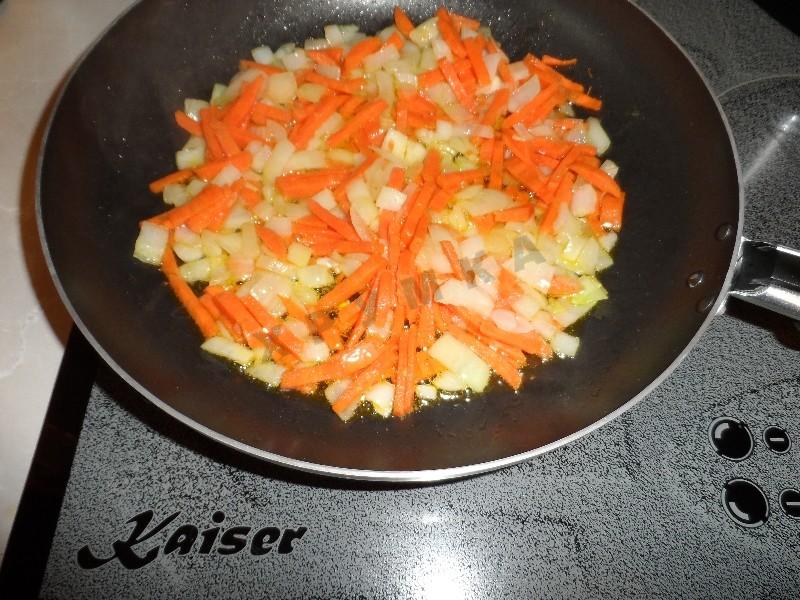 Шаг 4 приготовления Суп с курицей и жареной лапшой-паутинкой