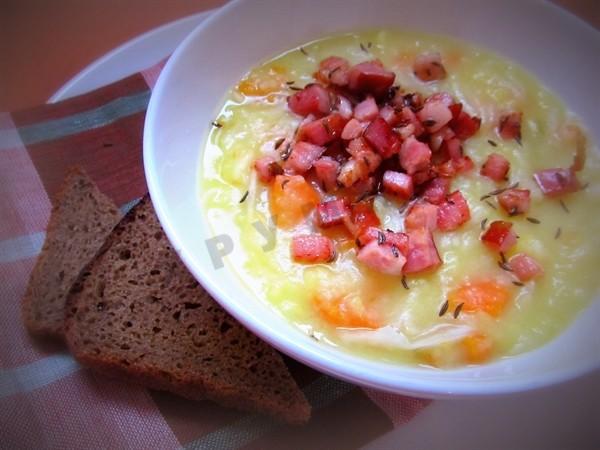 Обложка рецепта Густой картофельный суп с квашеной капустой и беконом