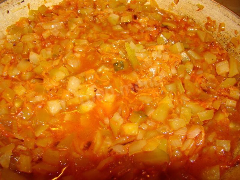 Шаг 12 приготовления Суп сборная солянка с копченостями на мясном бульоне