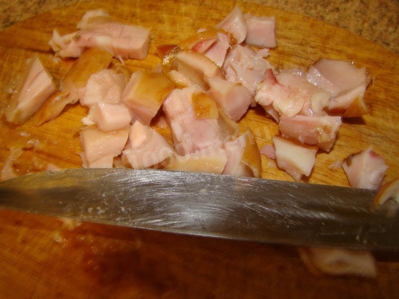 Шаг 3 приготовления Суп сборная солянка с копченостями на мясном бульоне