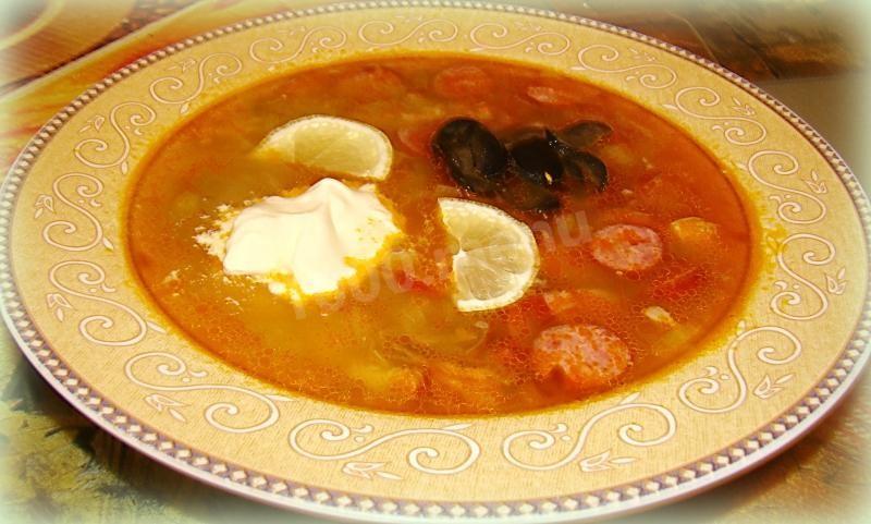 Обложка рецепта Суп сборная солянка с копченостями на мясном бульоне