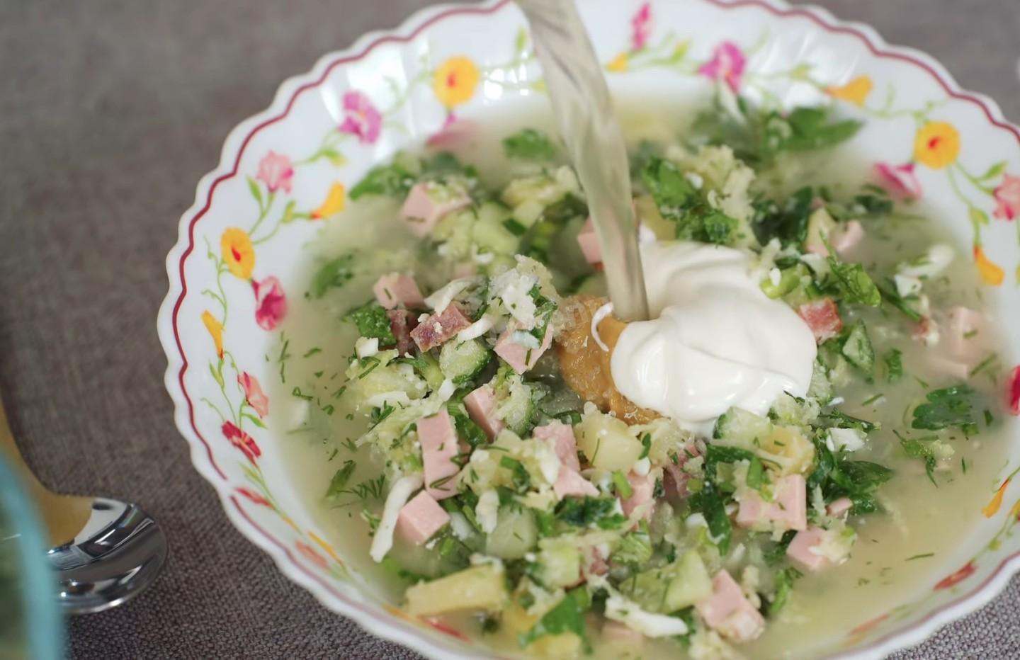 Шаг 11 приготовления Окрошка с колбасой и овощами на квасе