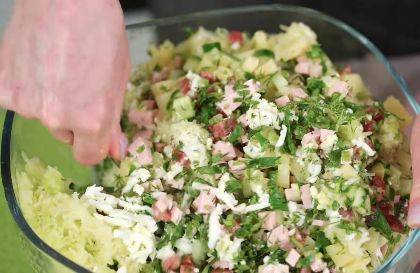 Шаг 9 приготовления Окрошка с колбасой и овощами на квасе