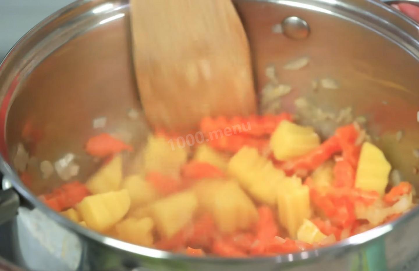 Шаг 13 приготовления Суп с мясными фрикадельками и клецками
