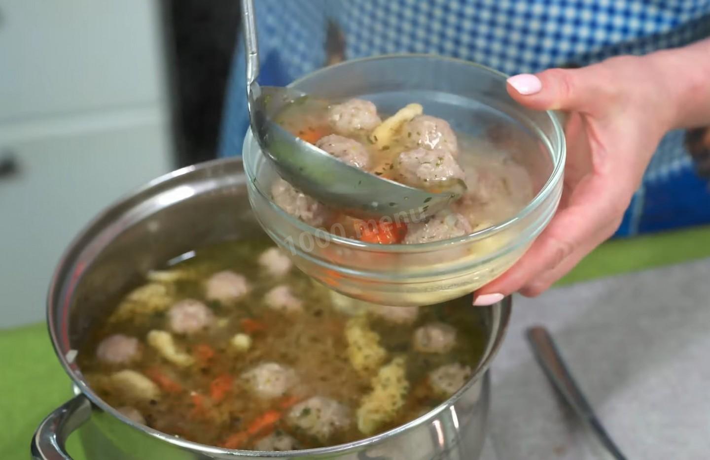 Шаг 19 приготовления Суп с мясными фрикадельками и клецками