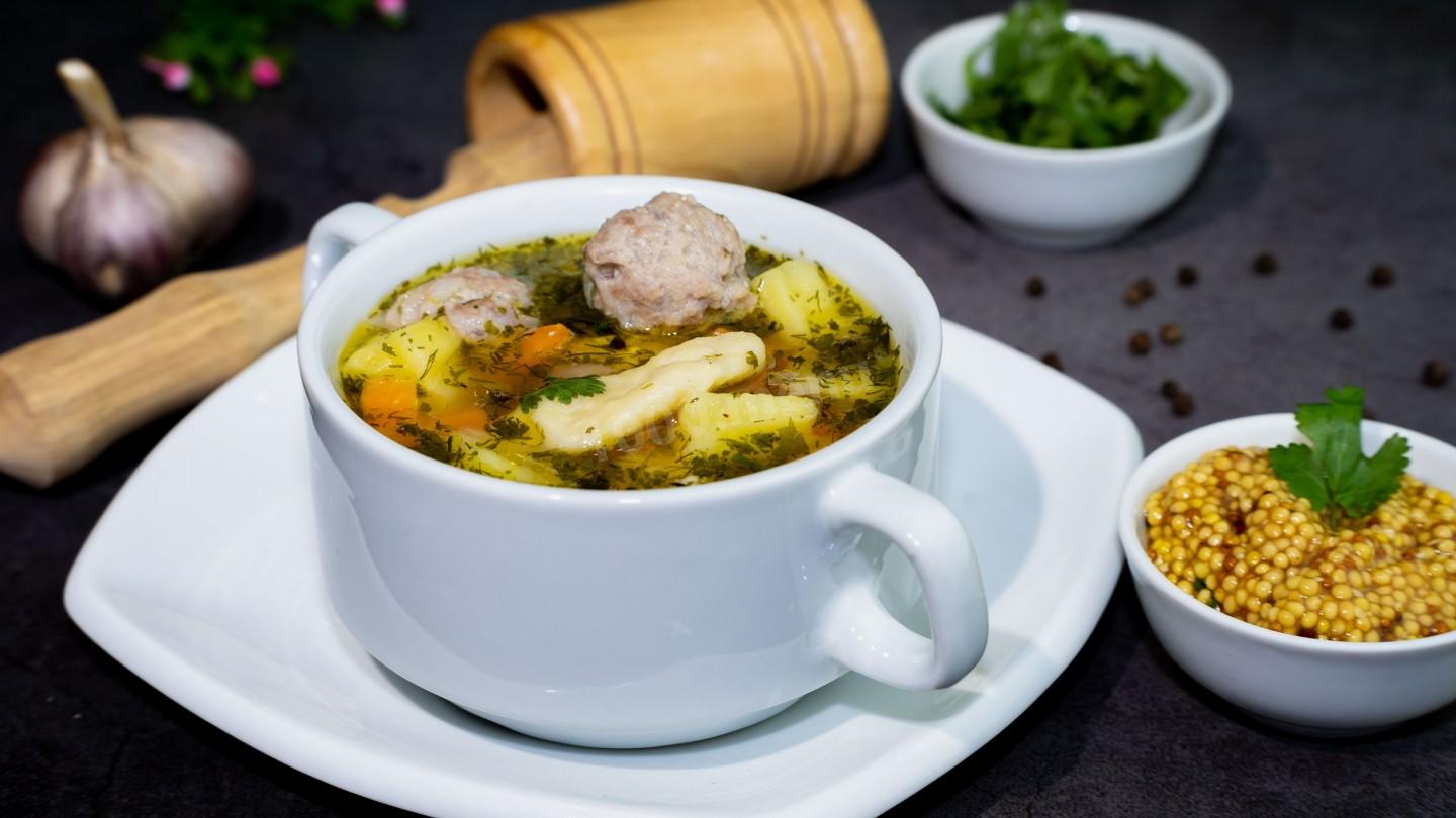 Шаг 20 приготовления Суп с мясными фрикадельками и клецками