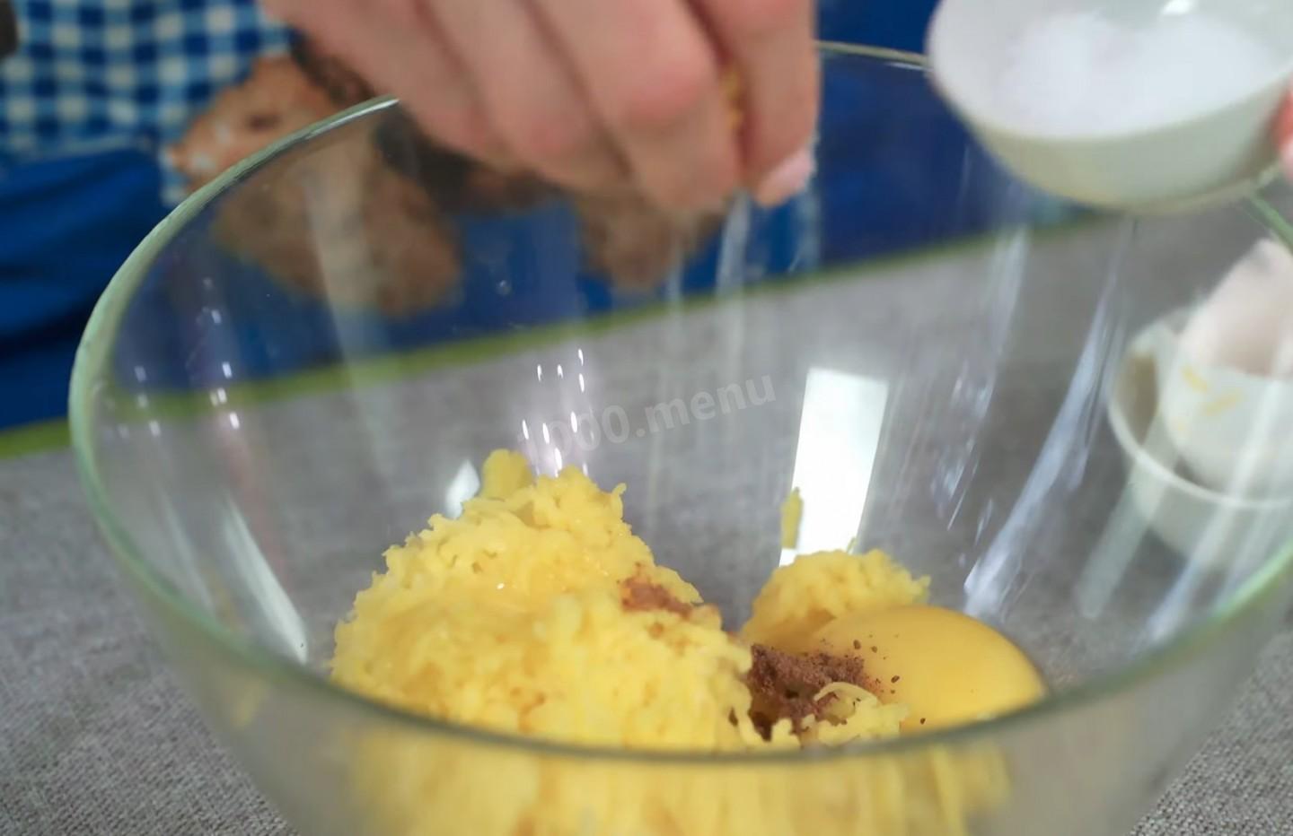 Шаг 4 приготовления Суп с мясными фрикадельками и клецками