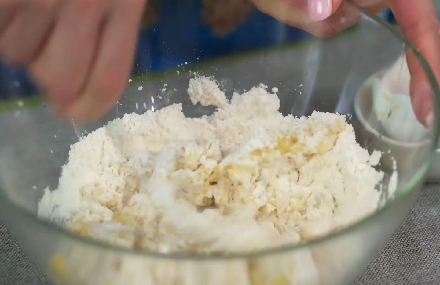 Шаг 5 приготовления Суп с мясными фрикадельками и клецками