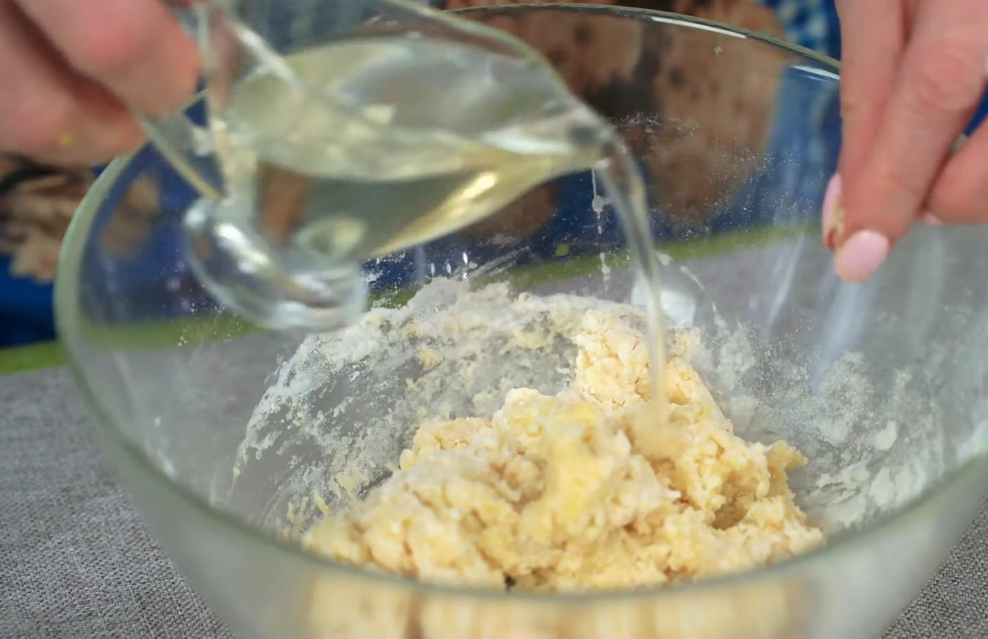 Шаг 6 приготовления Суп с мясными фрикадельками и клецками