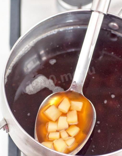 Шаг 3 приготовления Суп с белыми грибами и сливками