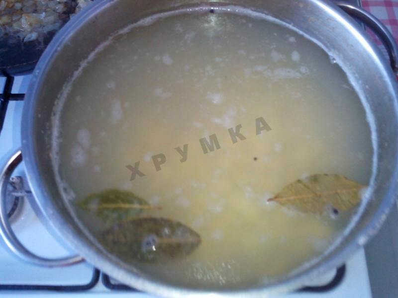 Шаг 5 приготовления Суп из окуня речного с картошкой