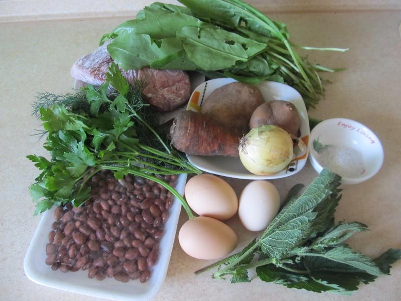 Шаг 1 приготовления Зеленый борщ с крапивой щавелем и яйцом на мясном бульоне