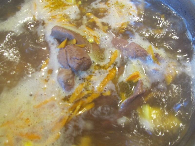 Шаг 10 приготовления Зеленый борщ с крапивой щавелем и яйцом на мясном бульоне
