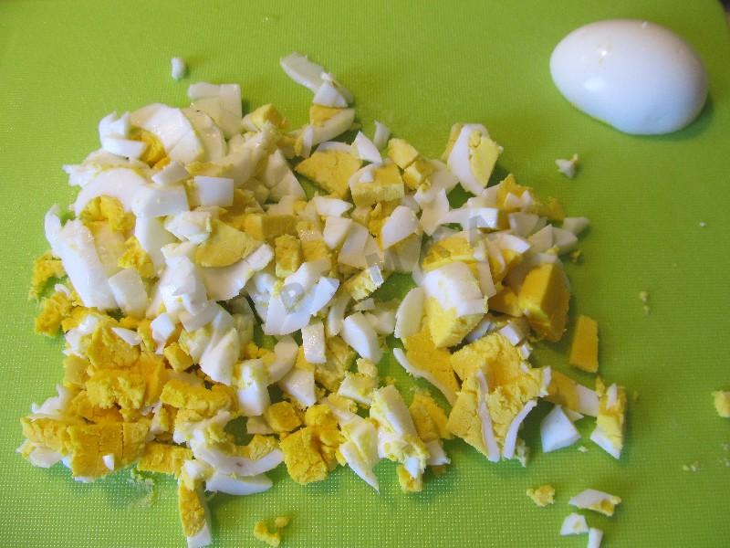 Шаг 11 приготовления Зеленый борщ с крапивой щавелем и яйцом на мясном бульоне
