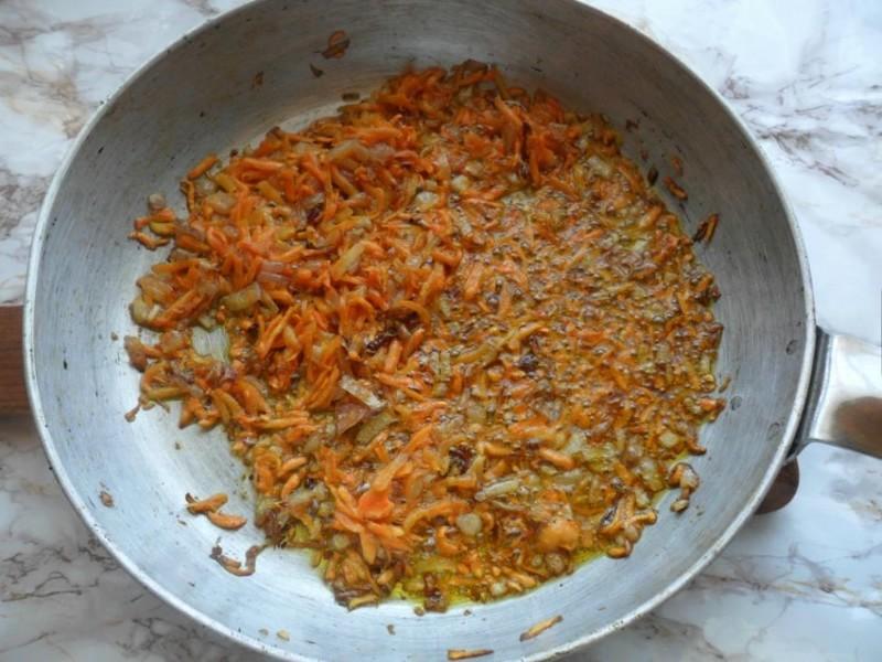 Шаг 5 приготовления Зеленый борщ с щавелем в мультиварке