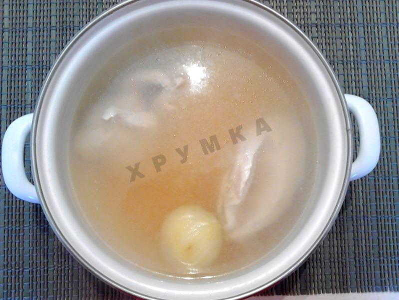 Шаг 4 приготовления Бульон из грудок индейки