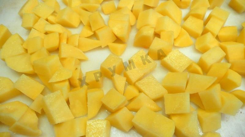 Шаг 4 приготовления Картофельный суп на воде с крапивой щавелем вареным яйцом
