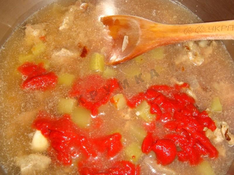 Шаг 6 приготовления Солянка по-грузински