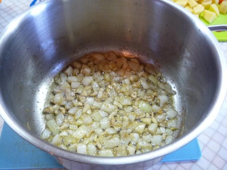 Шаг 4 приготовления Суп пюре из тыквы с яблоками и мускатным орехом